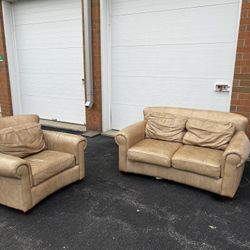 Tan Leather Couch And Chair Set*FREE Delivery 🚚 