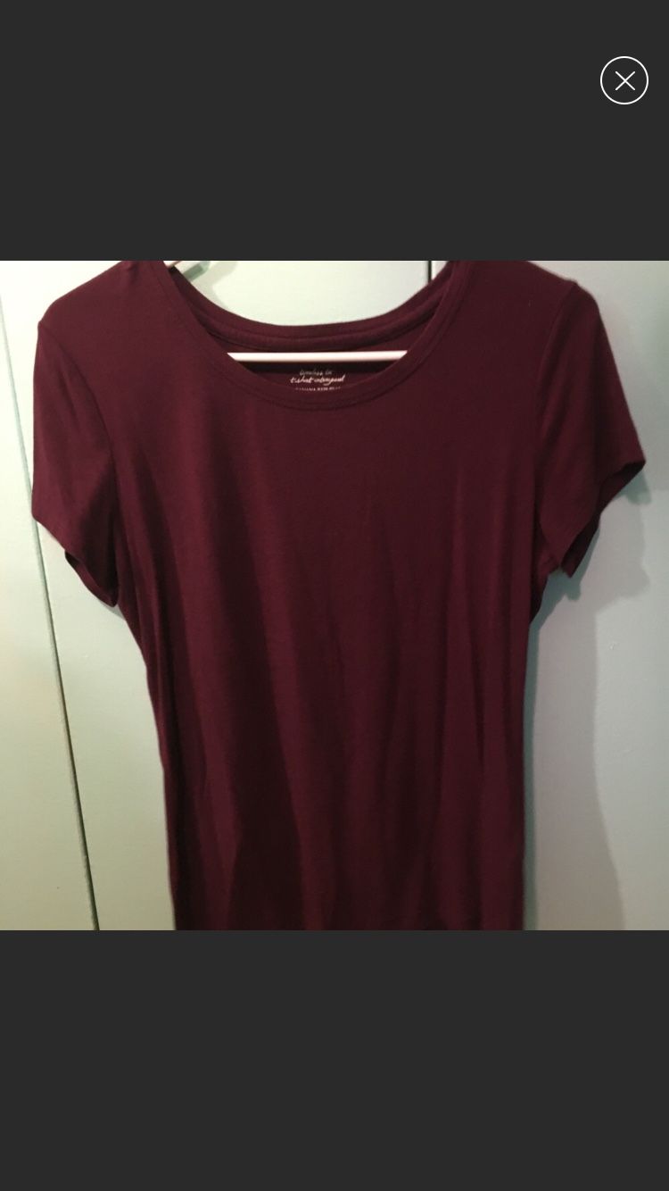 BANANA REPUBLIC BURGANDY TEE