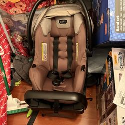 Evenflo Car seat With Base