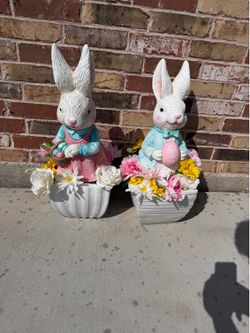 Bunny with plant pot