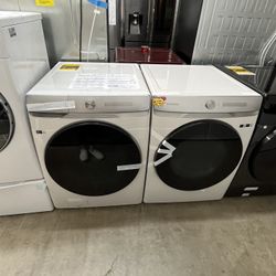NEW SAMSUNG WHITE WI-FI ENABLED WASHER AND GAS DRYER 