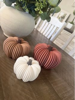 Small, Medium, Large pumpkin set in rustic wood colors