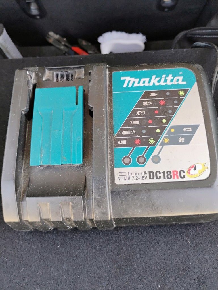 Makita Battery Charger