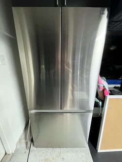 Samsung RF18A5101SR — 18 cu. ft. Counter-Depth 3-Door French Door Smart Refrigerator