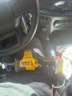 compact reciprocating saw /deWalt