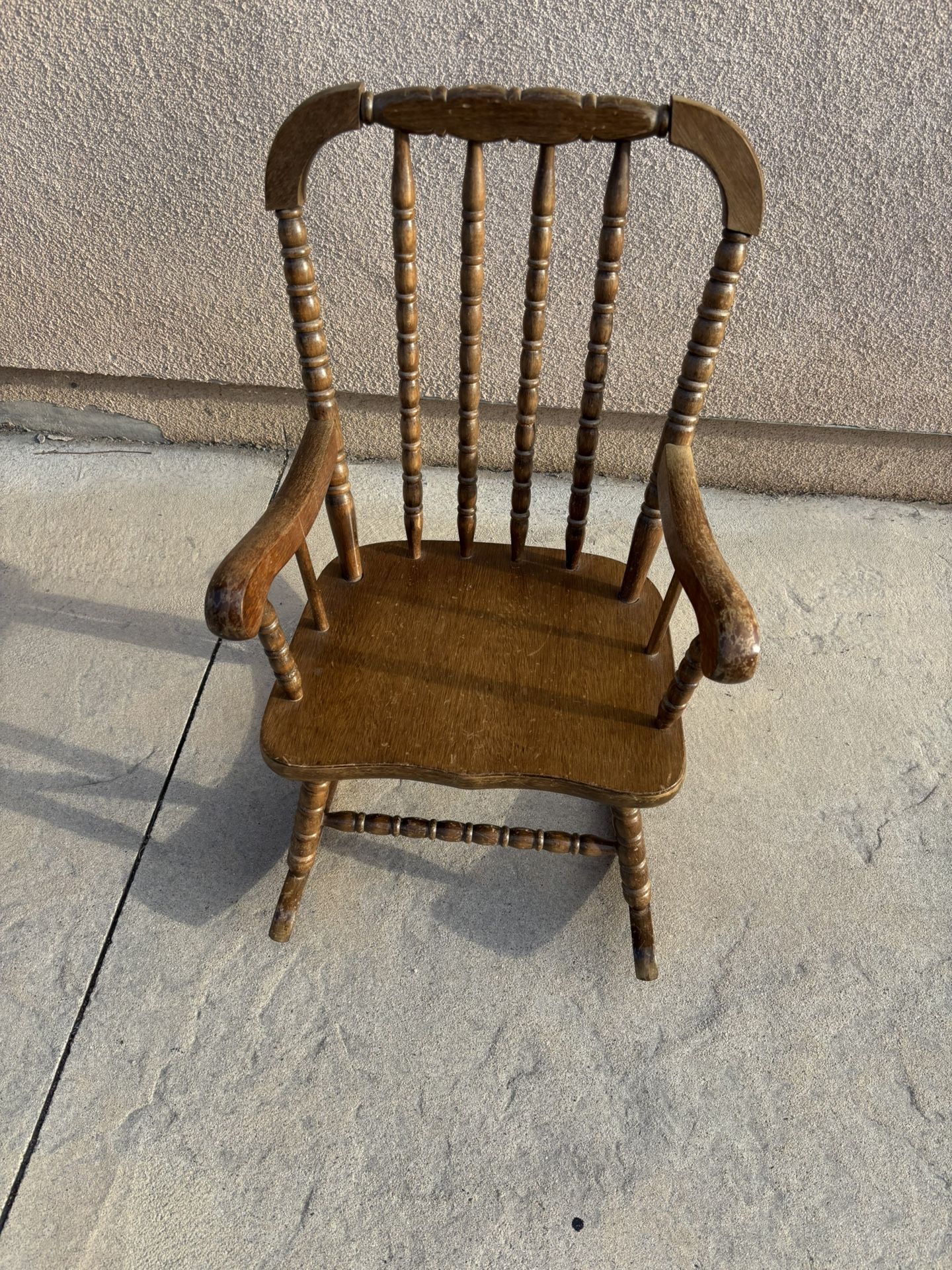 Small size vintage rocking chair 