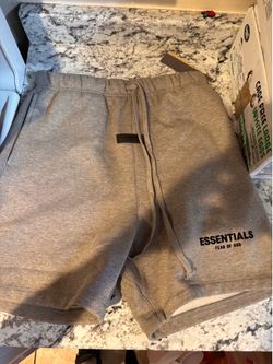 Men essential shorts size small