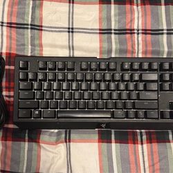 RAZER black widow TE chroma v2 (yellow switches)