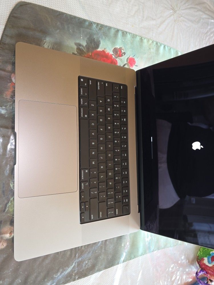 2021 MacBook Pro A2485,M1 MAX ,64Gb,1Tb,16” LCD, AC Charger