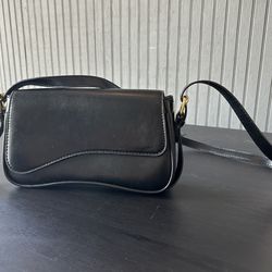 Black Mini Crossbody Shoulder Bag – Gold Hardware