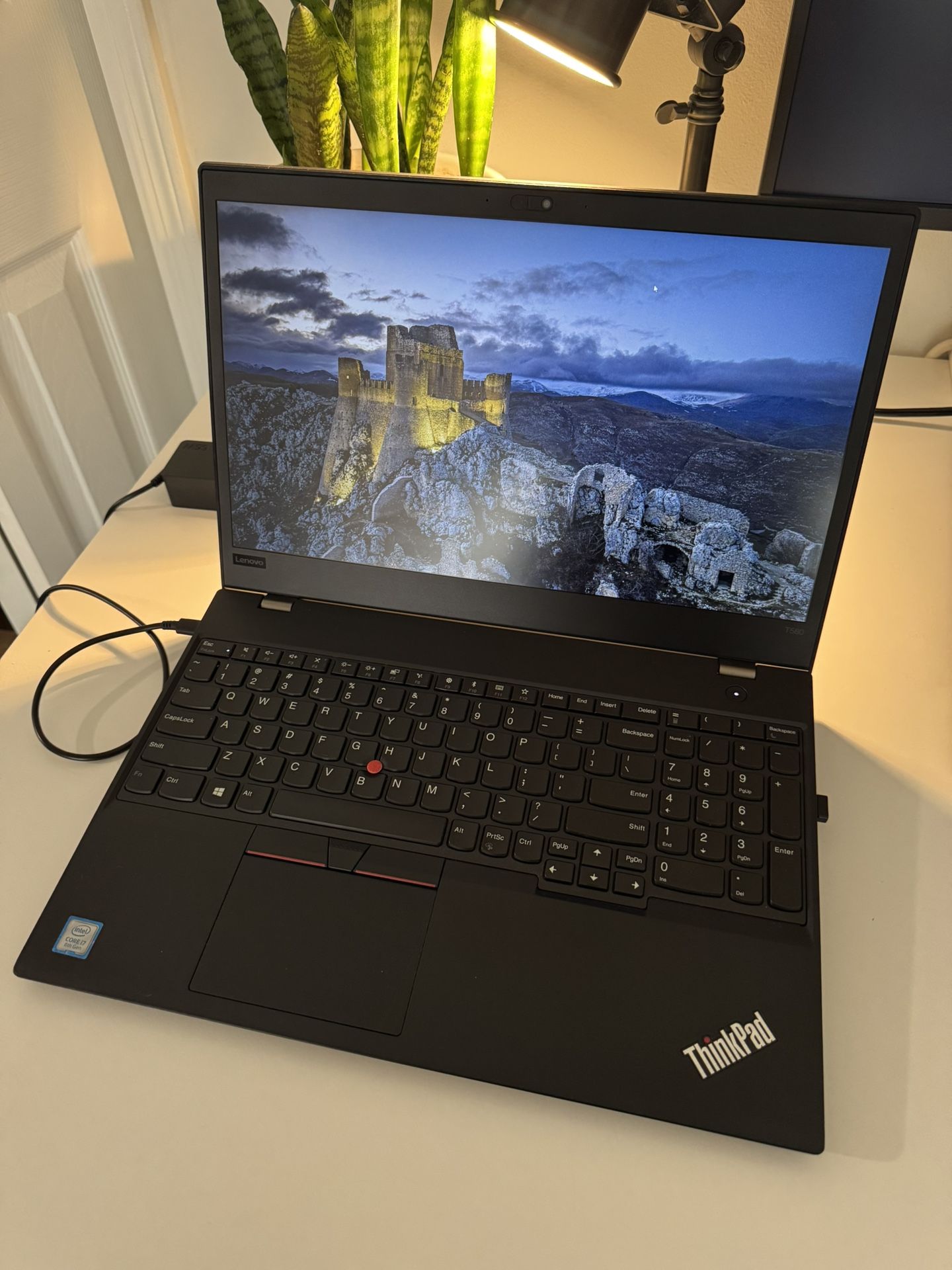 Very Clean Lenovo T580 15.6’ Win 11Pro i7 1TB SSD 24GB