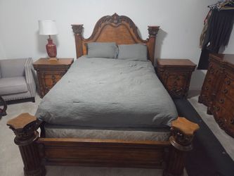Ornate Wood Bedroom Set with Queen Bed , Nightstands and dresser with mirror