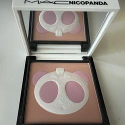 MAC Panda Face Powder