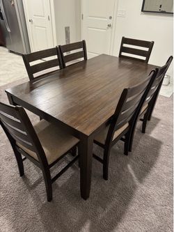 Dining Table and 6 Chairs