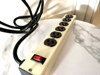 Extension Cord Stick Cable $3 (Beaverton Pickup) 