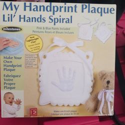 NEW IN BOX KIDS HAND PRINT SET GORGEOUS CERAMIC PLATTER PLATE 8$FINAL PRICE