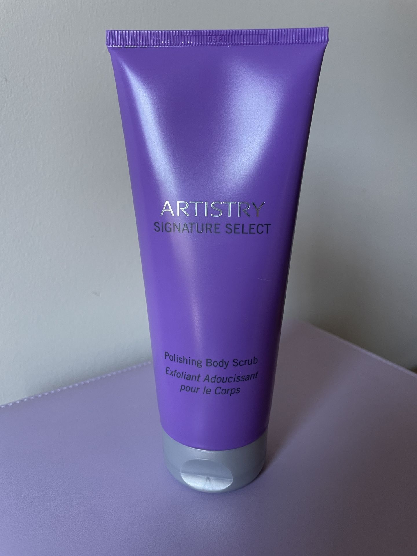 Artistry Signature Select Polishing Body Scrub - New Without Box