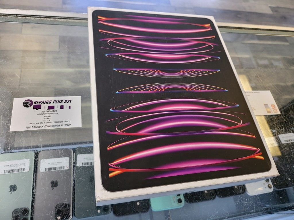 New Black 6th Gen iPad Pro 12.9" 256gb Wifi
