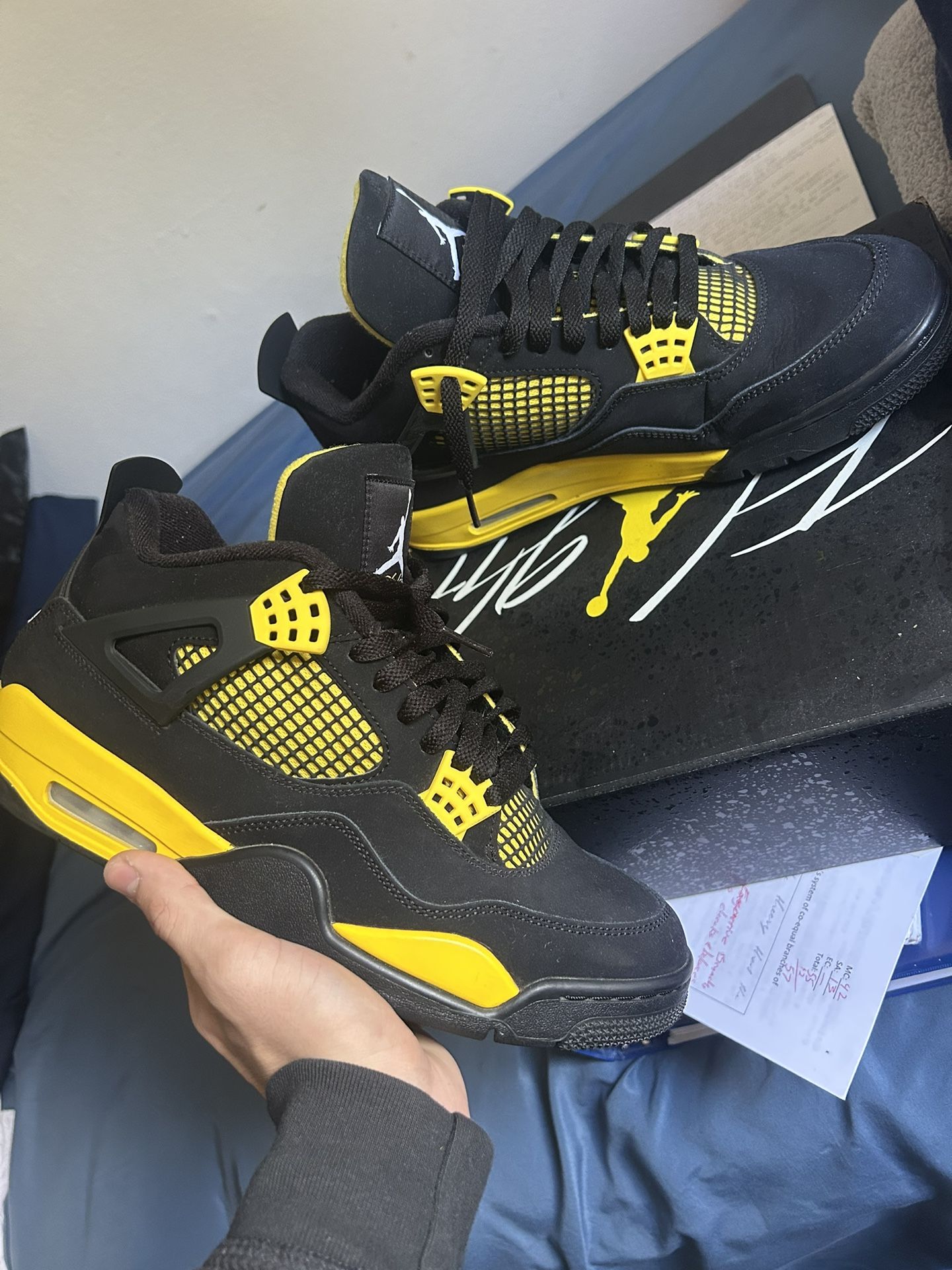 Jordan 4 Lightning Size 10