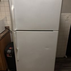 GE Refrigerator