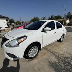 Nissan Versa 