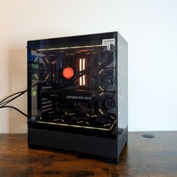 RTX 5070 // Ryzen 7 9700X // 32GB DDR5 // 2TB Gen4 NVMe // WiFi