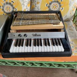 Fender Rhodes Piano Bass 1(contact info removed)