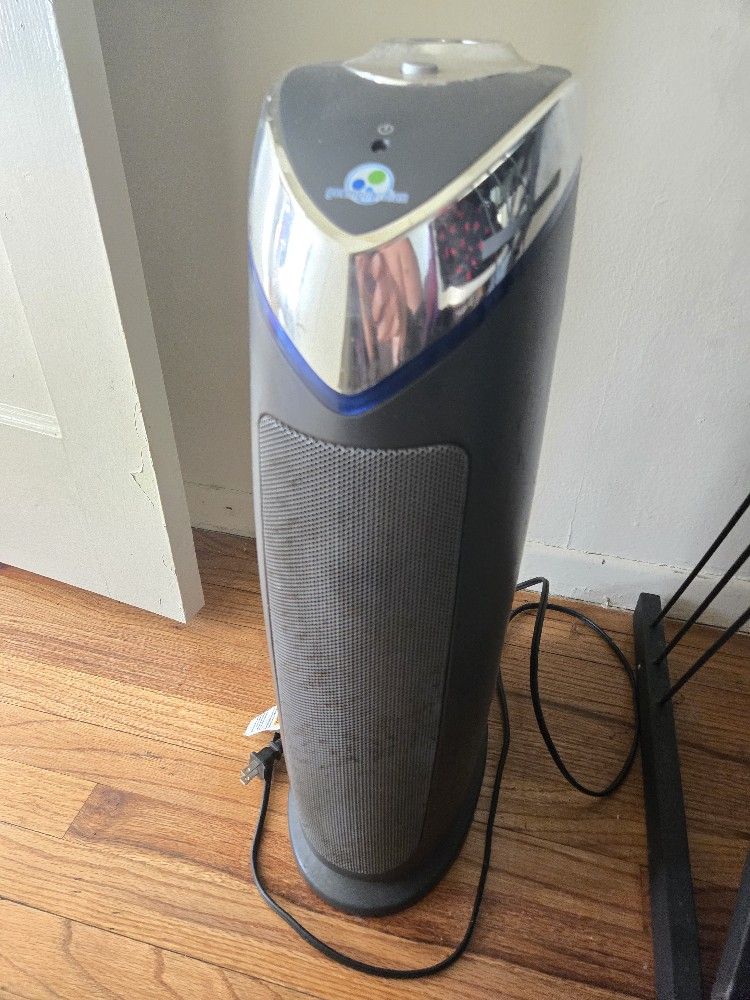Germ Guardian Air Purifier with HEPA 13 Filter, Removes 99.97% of Pollutants, Covers Large Room To 743 Sq.