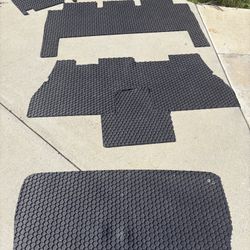 Pacifica Fitted Car Mats 2018  Model 