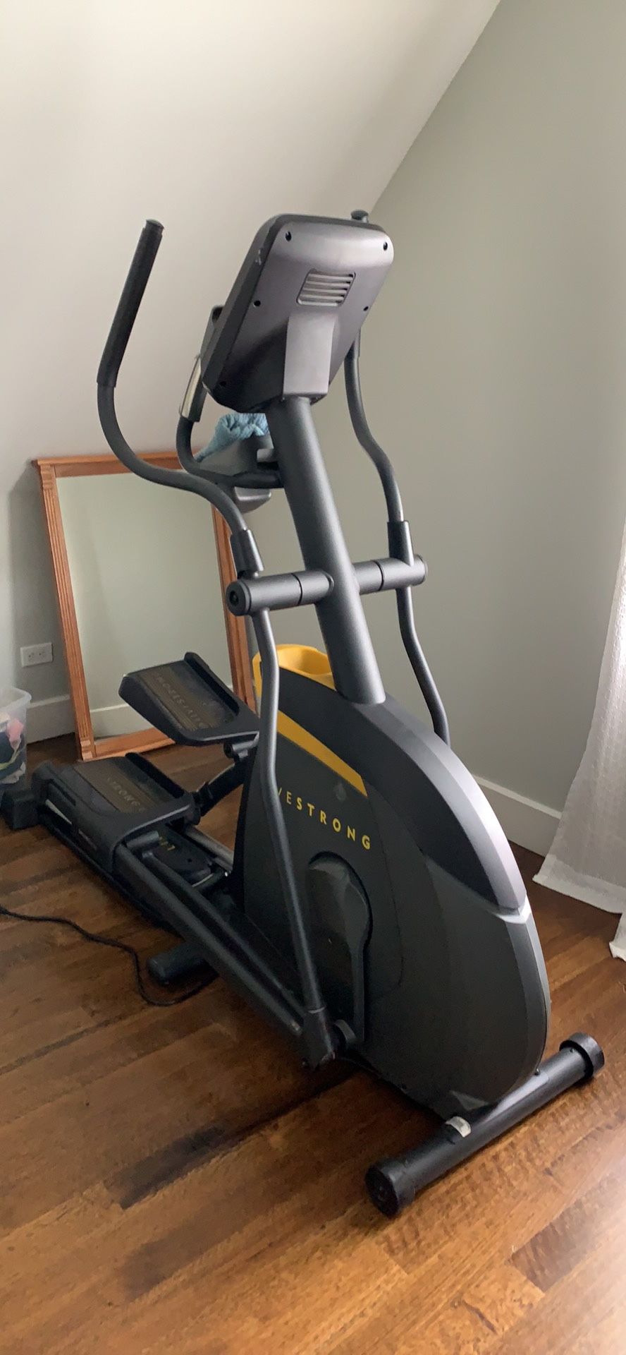 Digital Livestrong Elliptical for Sale in New Rochelle, New York OfferUp