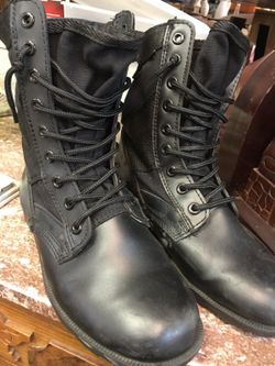 Black high top boots size 7W