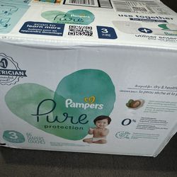 New Pampers Purse Size 3 Diapers