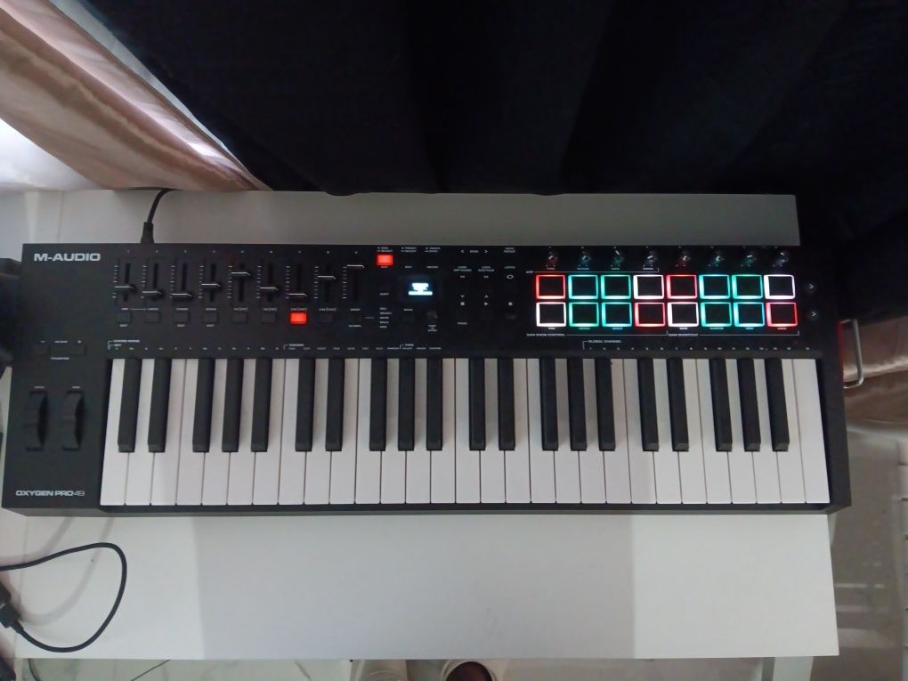 USED M-Audio Oxygyn Pro 49 MIDI Keyboard