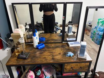 Vanity table .