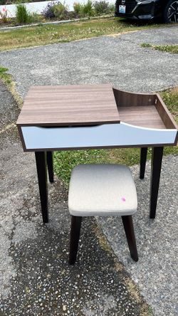 Makeup Desk with Stool