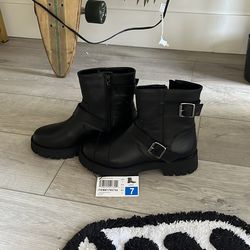 New black boots
