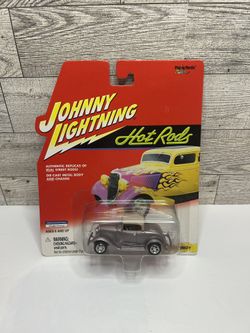 Vintage Johnny Lightning Purple ‘1932 HIBOY / Hot Rod • Die Cast Metal and Chassis • Made in China