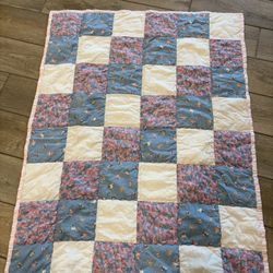 Quilt Handmade Patchwork AZ Blankets 4 kids Baby Quilt Pink blue Vintage 31 x 41 