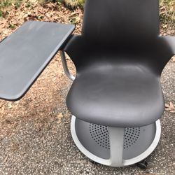 Steelcase Node Desks And Mobile Chairs