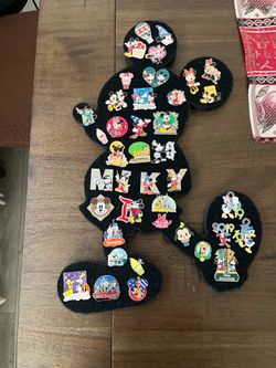 Mickey Disney pins
