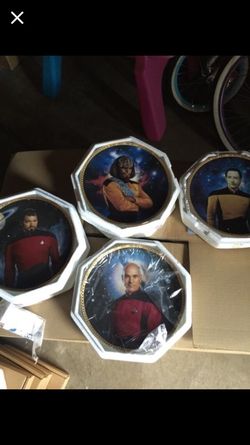 Star Trek plates