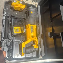 20v Max Reciprocating Saw With 5AH Battery And Charger 