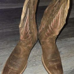 Women's 6.5 Ariat Boots