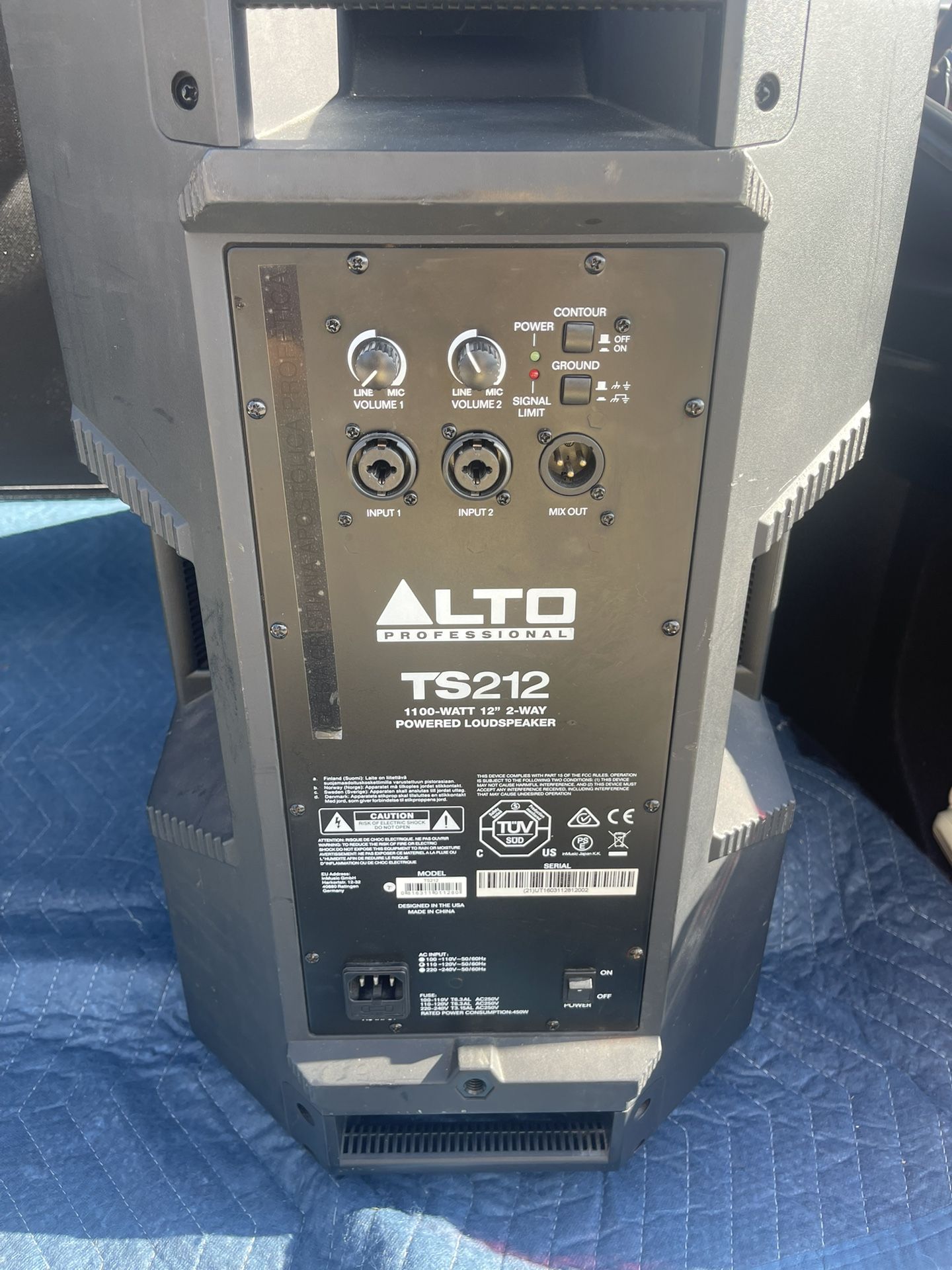 Two Speaker ALTO And Audio Mixer
