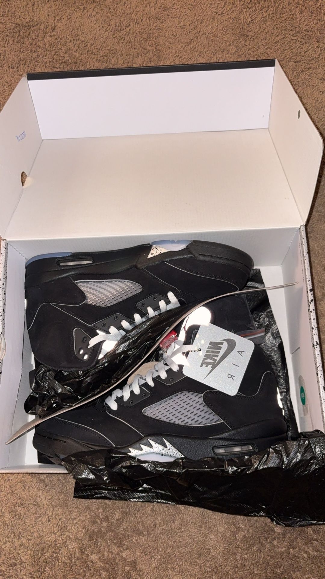 Black Jordan 5 metallic