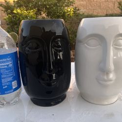 Black And White Head Plants Pots 