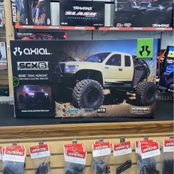 Axial SCX6 Trail Honcho 1/6 4WD Trail Truck/Crawler.