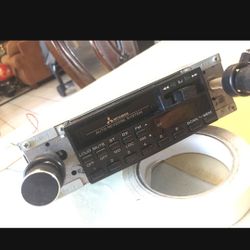 ORIGINAL MITSUBISHI CAR STEREO RADIO.