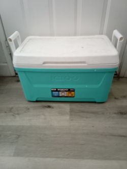 Igloo ice chest