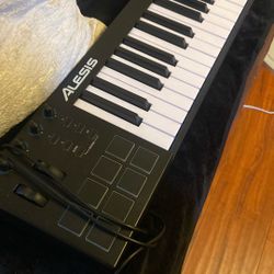 Alesis V61 Midi Keyboard
